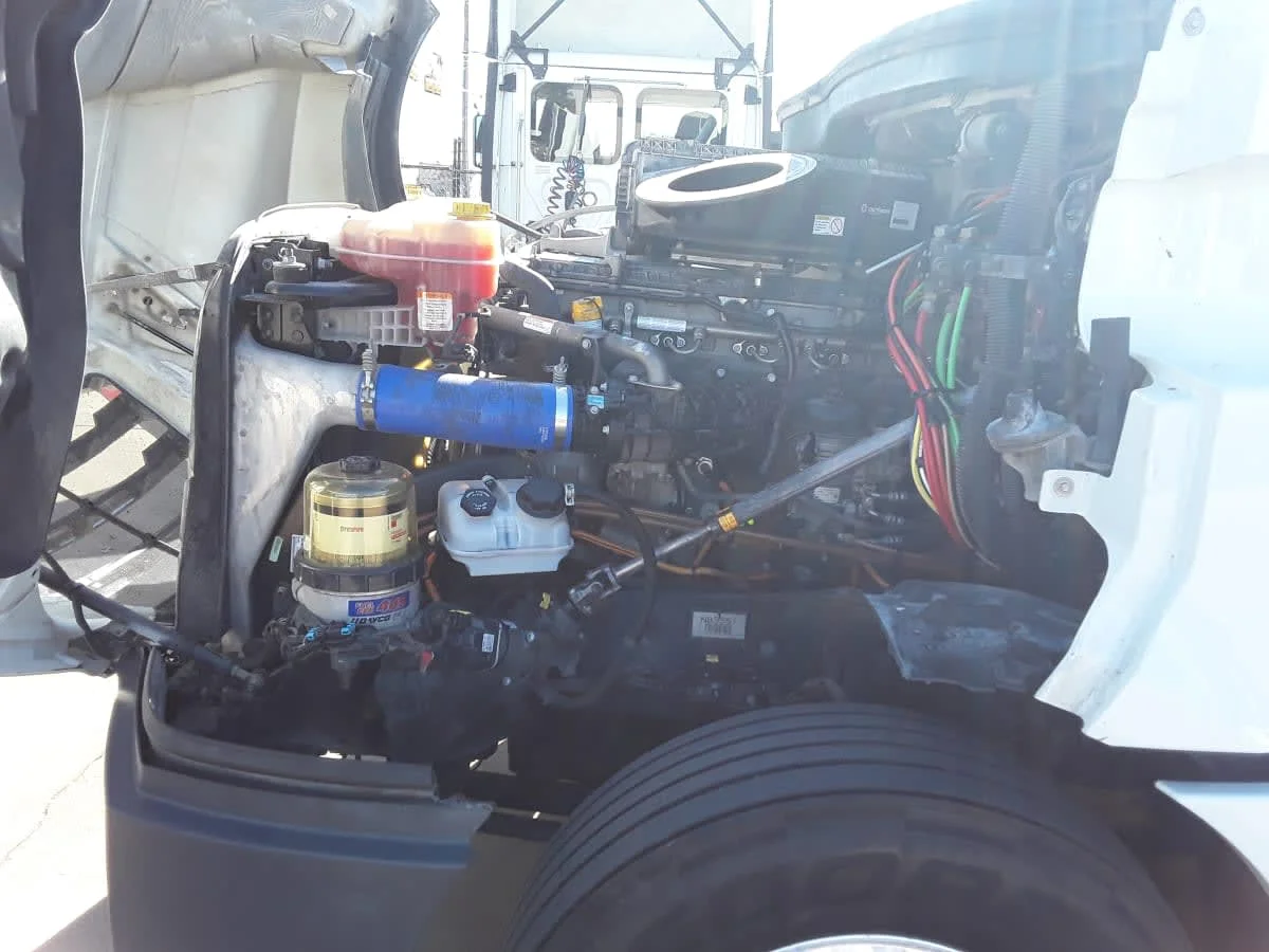 2022 Freightliner Cascadia - image 8