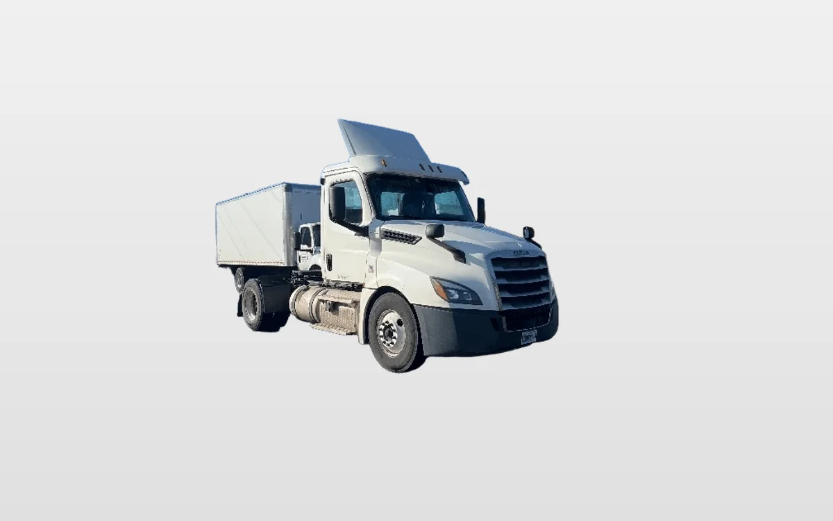 2020 Freightliner Cascadia - image 1