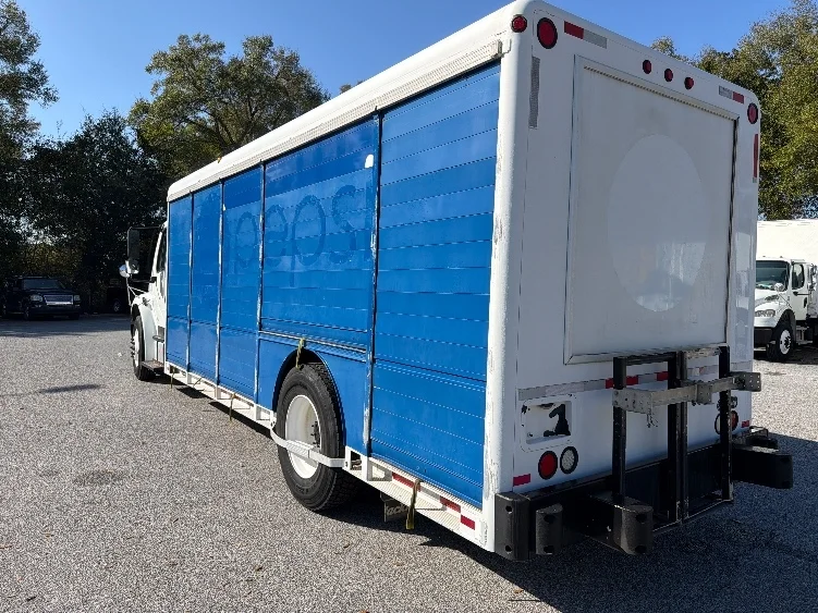 2014 Freightliner M2 106 - image 6