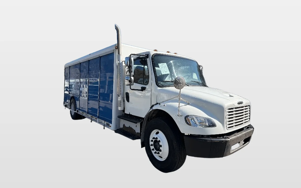 2014 Freightliner M2 106 - image 1