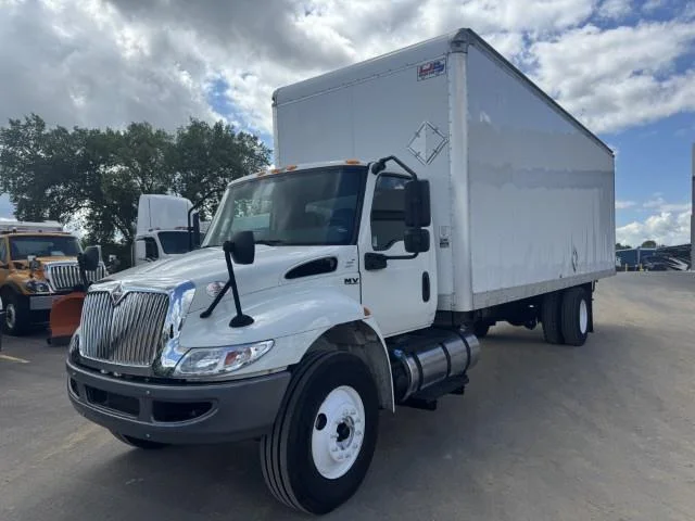 2022 International MV — photo 2