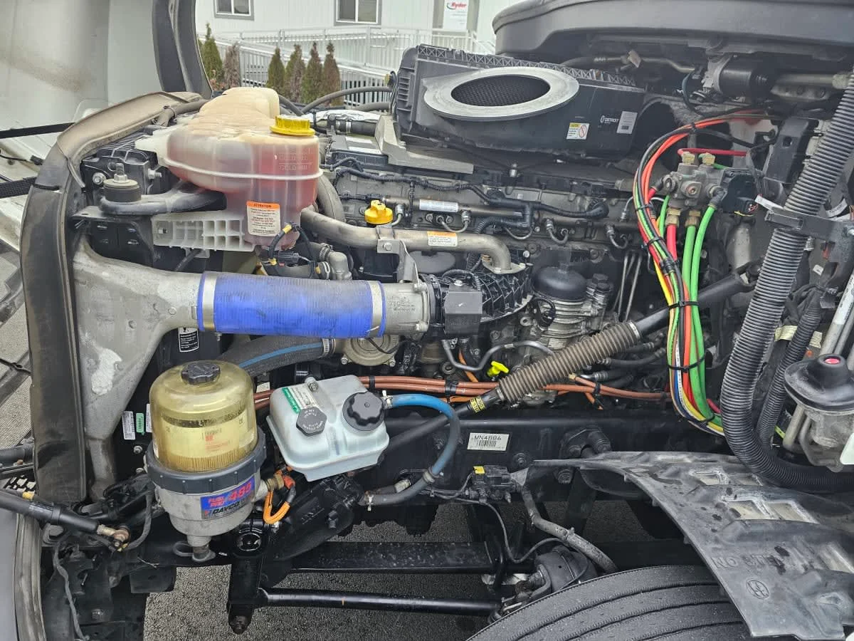 2021 Freightliner Cascadia - image 9