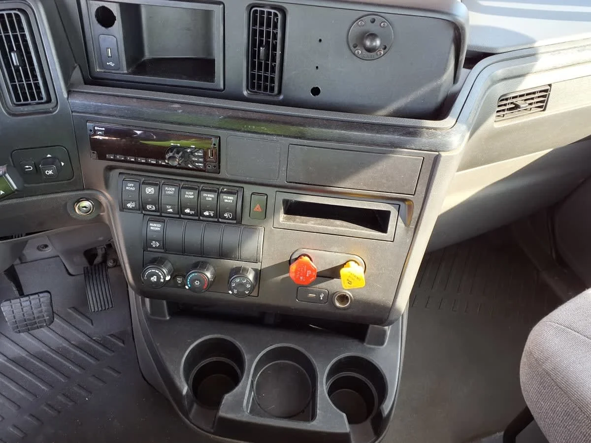 2020 International RH - image 11