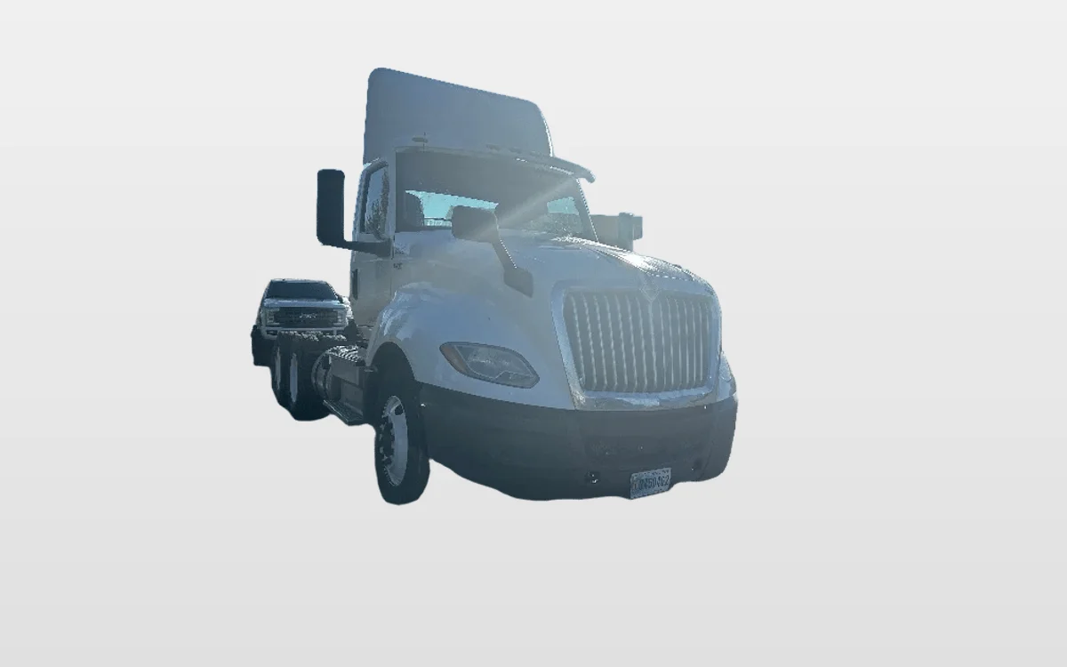 2019 International LT - image 1