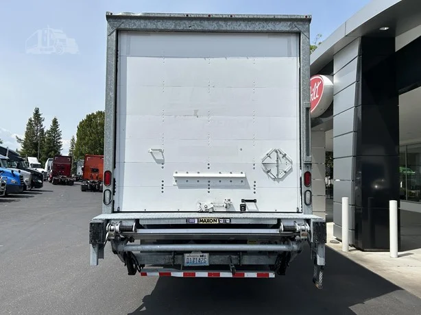 2019 Peterbilt 337 - image 5