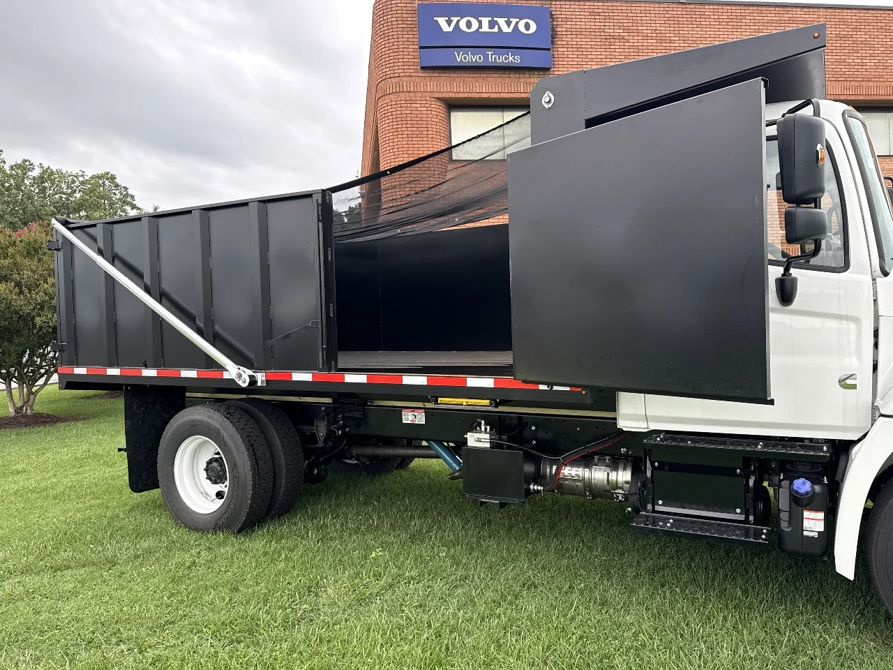 2026 Hino L6 in Norfolk, VA — photo 4
