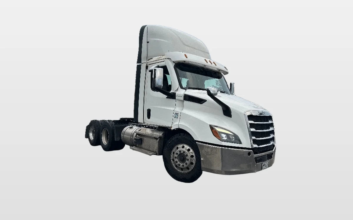 2021 Freightliner Cascadia - image 1