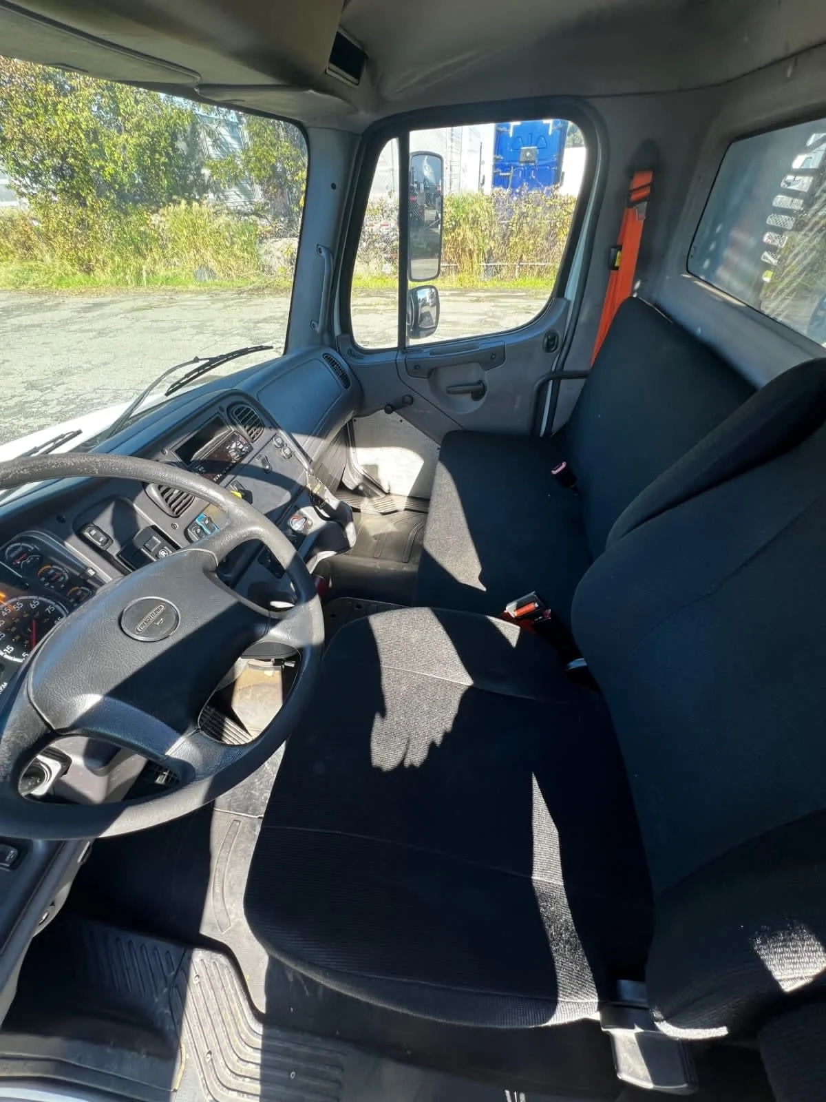 2019 Freightliner M2 106 in West Sacramento, CA — photo 7