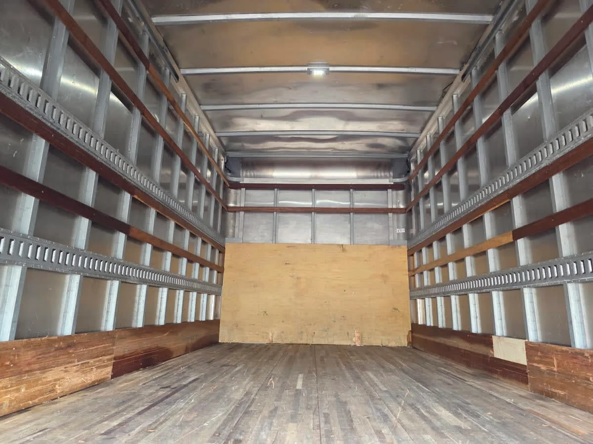 2020 Isuzu NPR - image 8