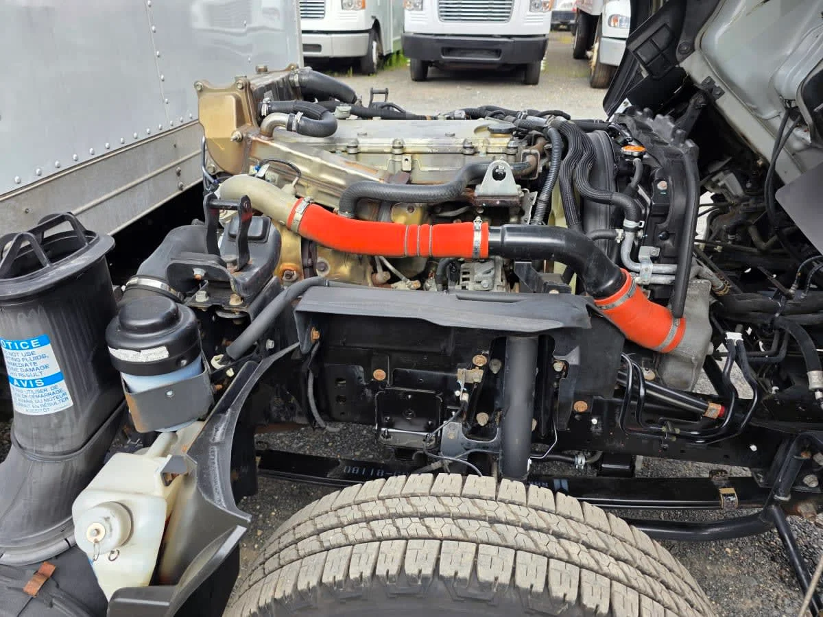 2020 Isuzu NPR - image 15