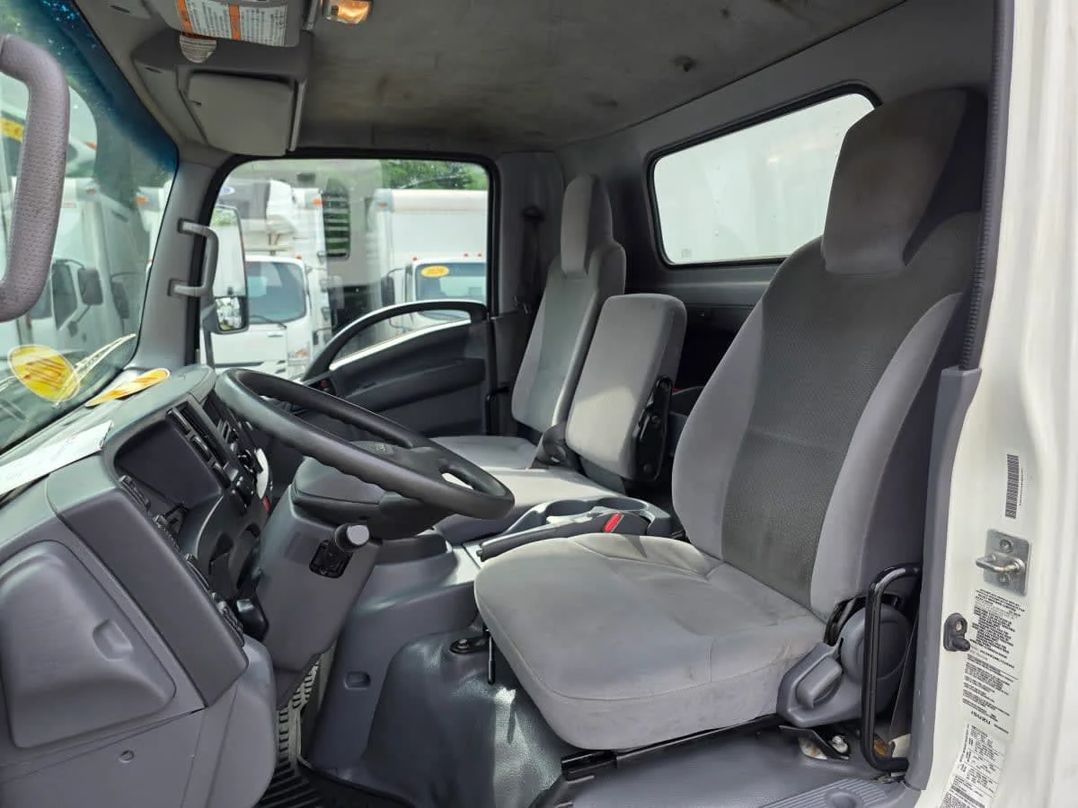 2020 Isuzu NPR - image 7