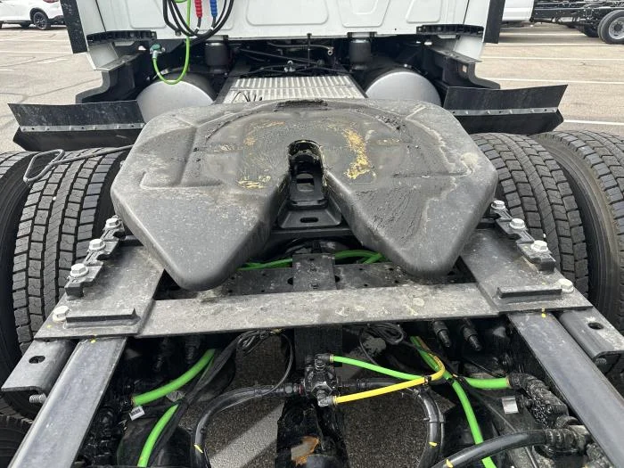 2026 International LT - image 8