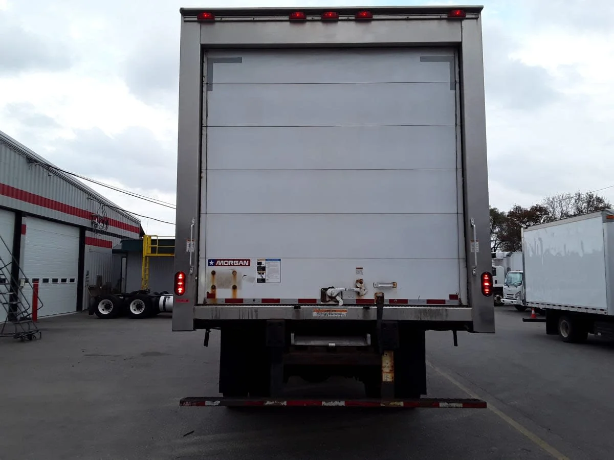 2018 Hino 268 - image 5