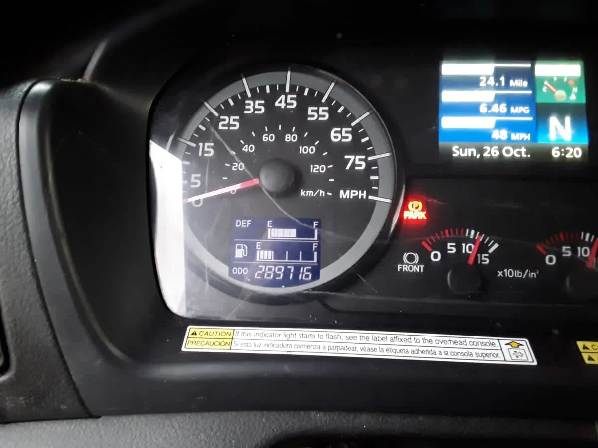 2018 Hino 268 - image 11