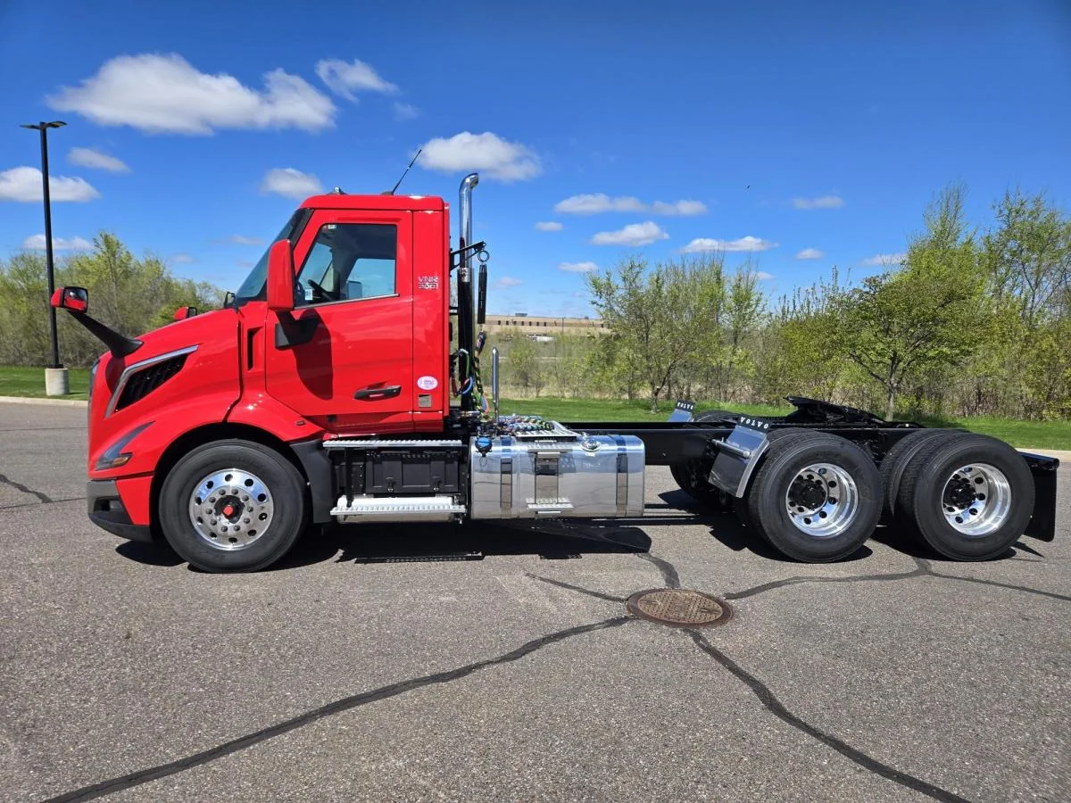2027 Volvo in Elk River, MN — photo 2