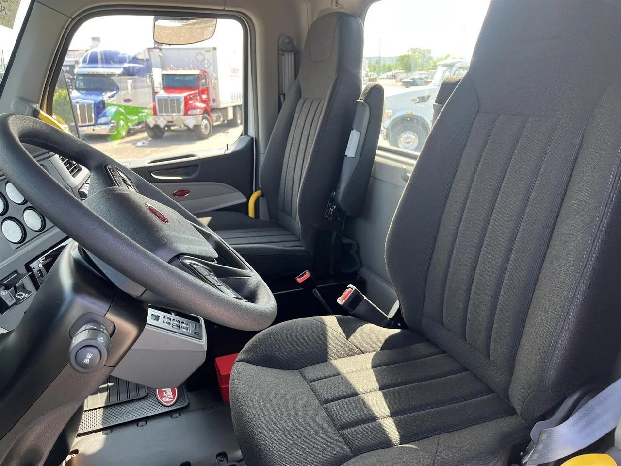 2026 Peterbilt 567 - image 7