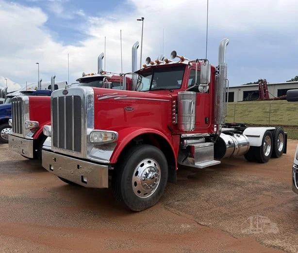 2020 Peterbilt 389