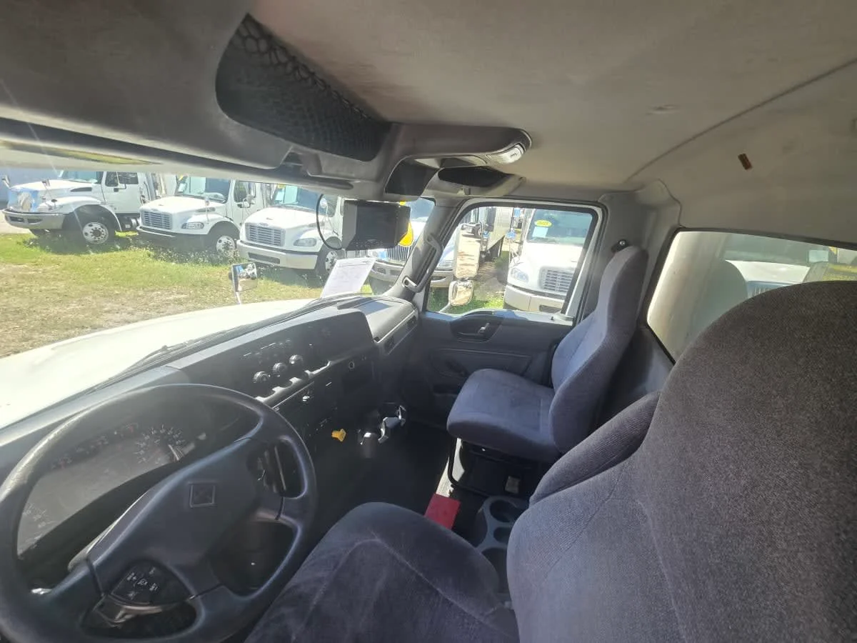 2020 International MV - image 8