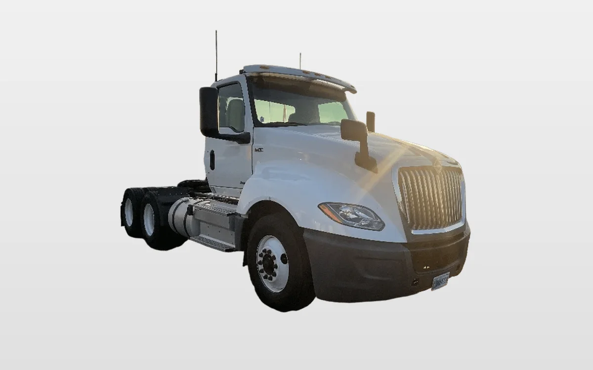 2020 International LT - image 1