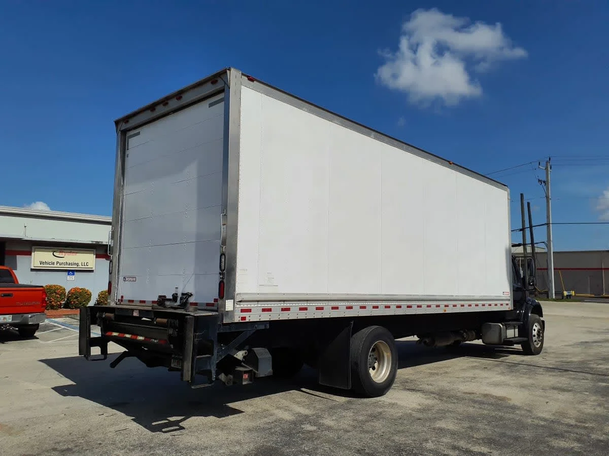 2016 Freightliner M2 106 in Miami, FL — photo 4