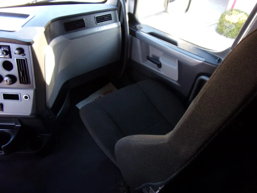 2022 Freightliner Cascadia - image 15