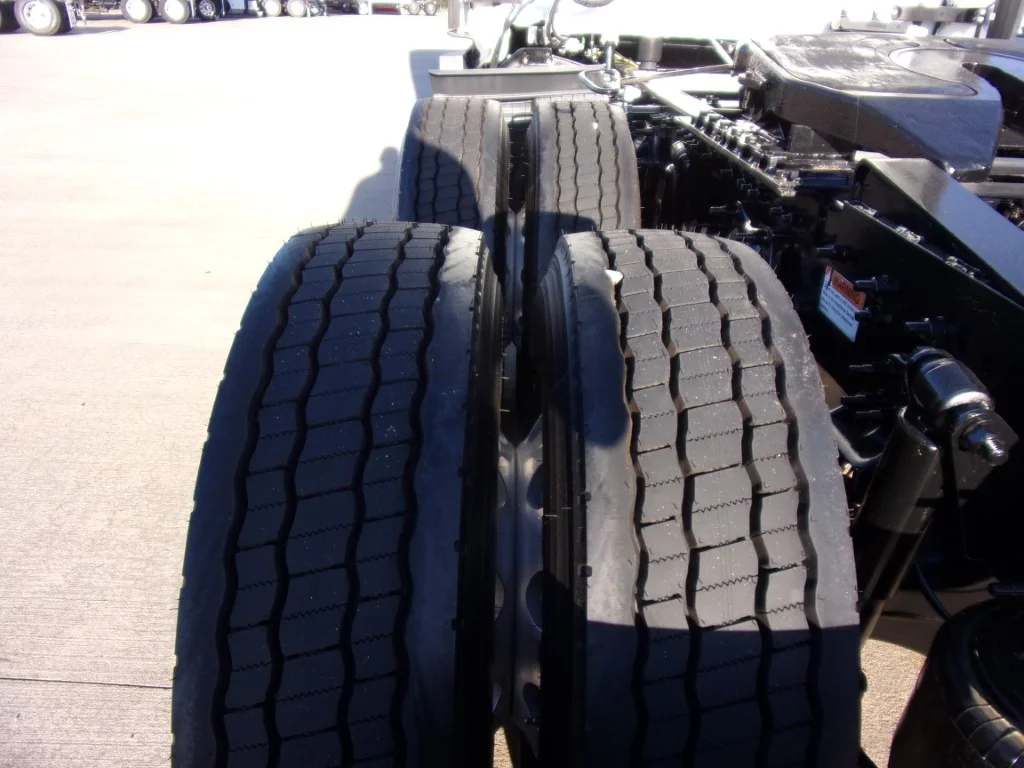 2022 Freightliner Cascadia - image 6