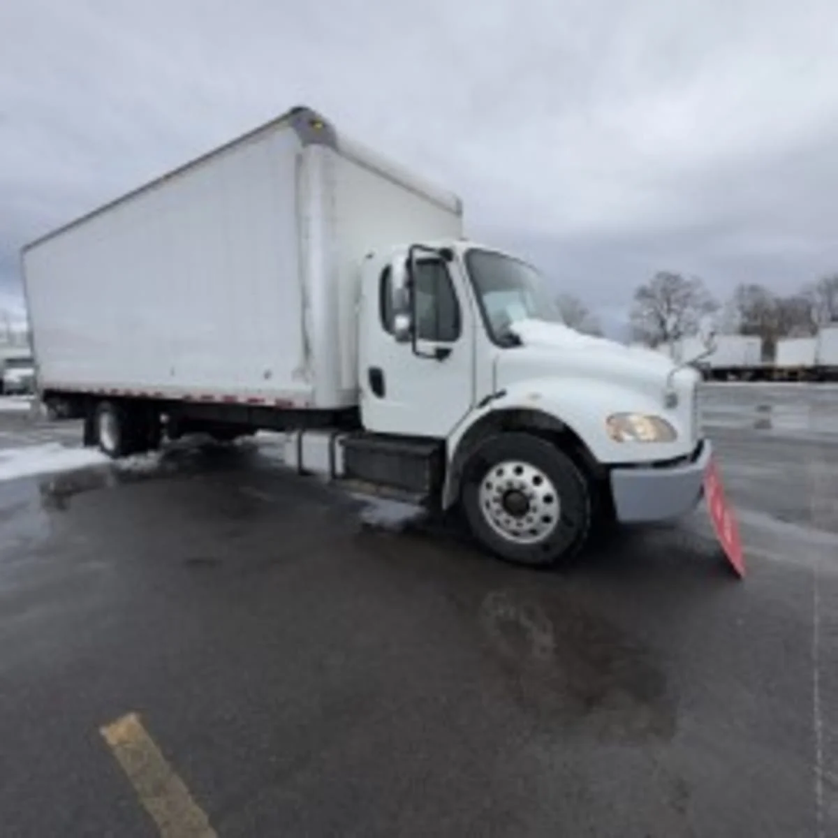 2019 Freightliner M2 106 - image 3