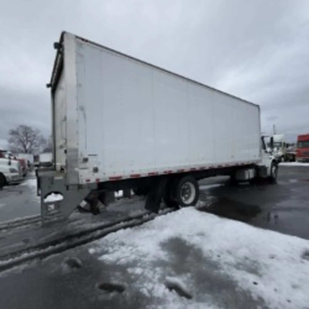 2019 Freightliner M2 106 - image 4