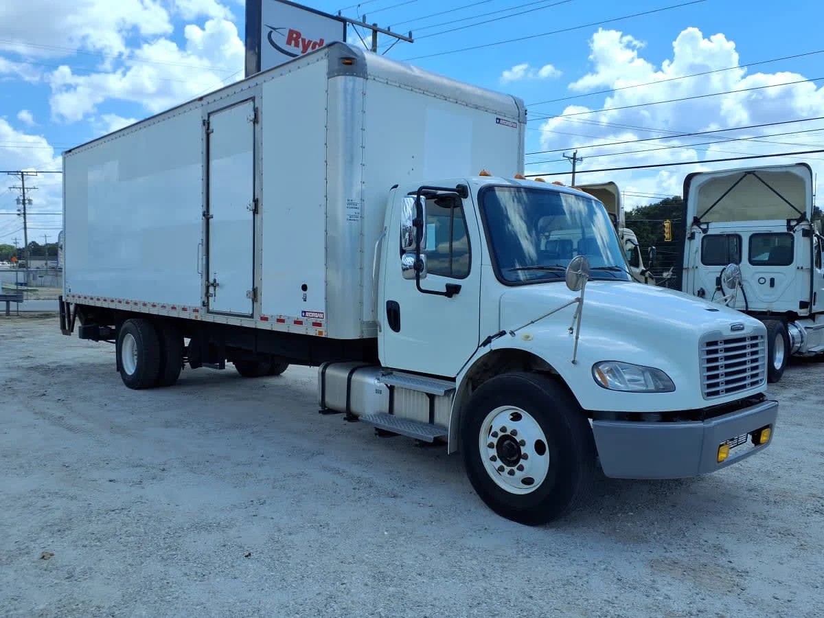 2019 Freightliner M2 106 in Greenville, SC — photo 3