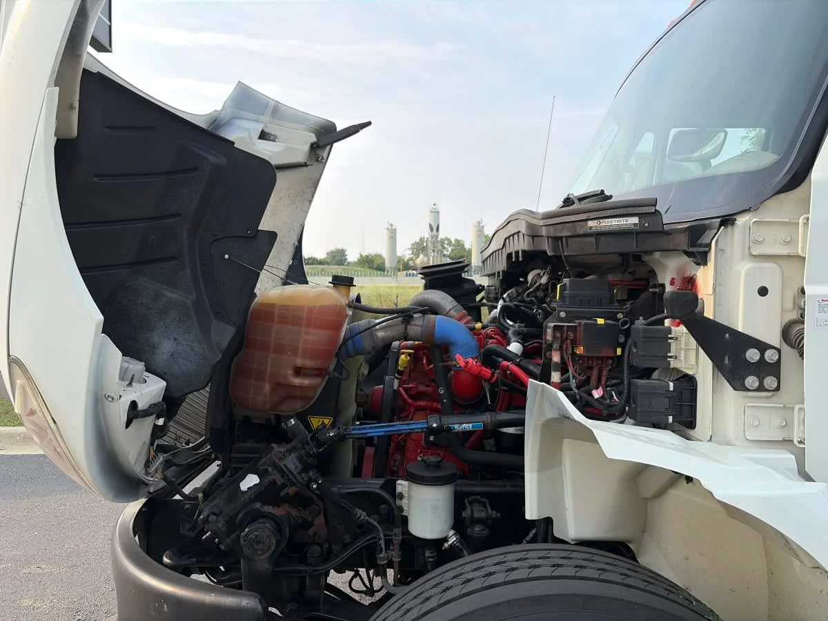 2019 International 4300 in Taylor, MI — photo 9
