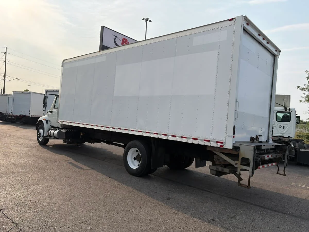 2019 International 4300 in Taylor, MI — photo 4