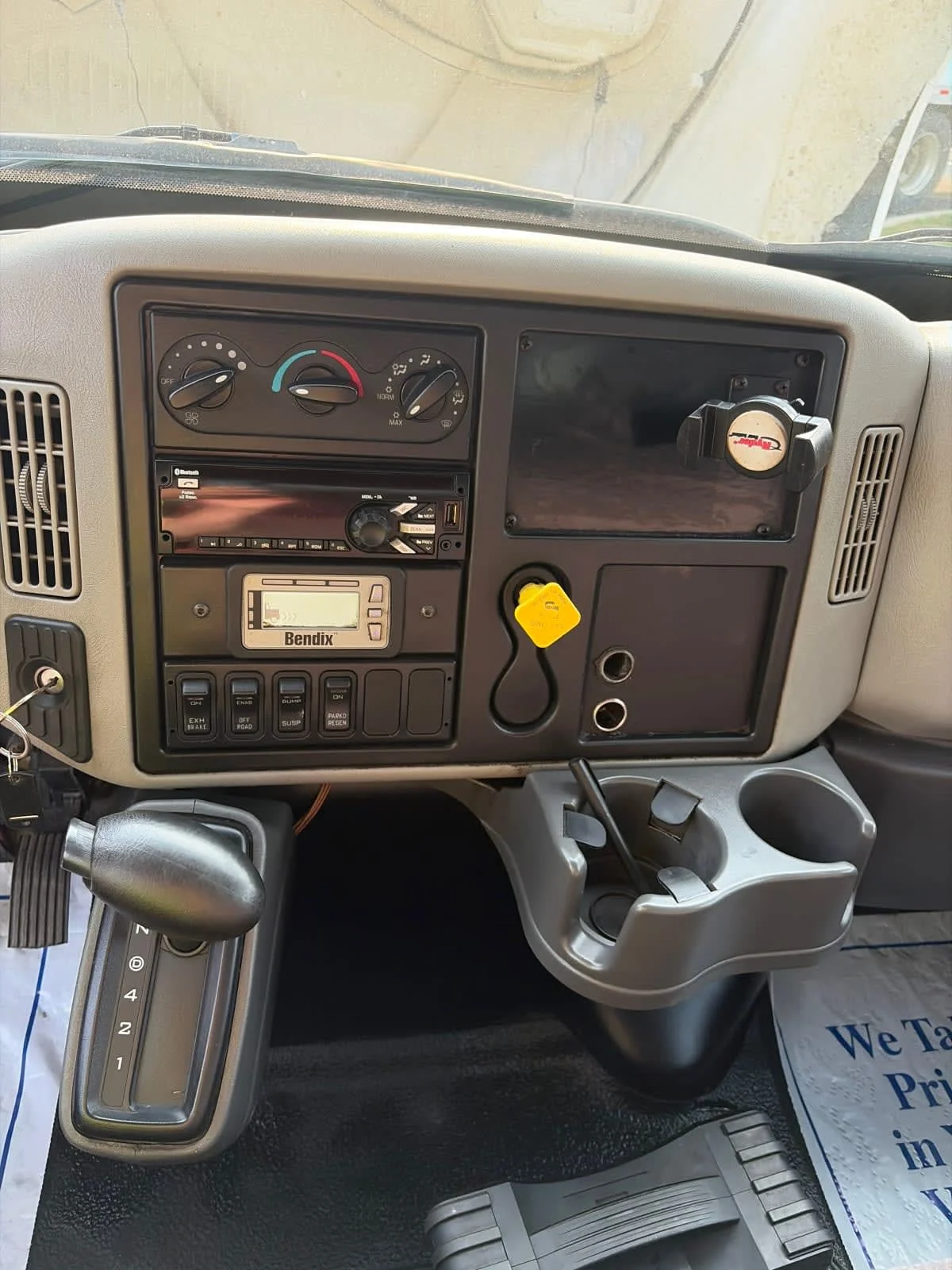 2019 International 4300 in Taylor, MI — photo 15