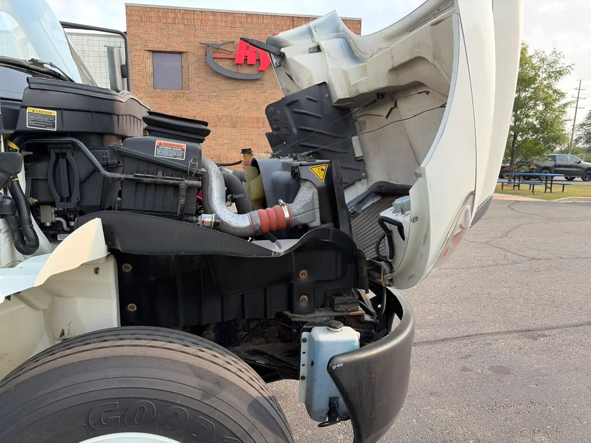 2019 International 4300 in Taylor, MI — photo 10
