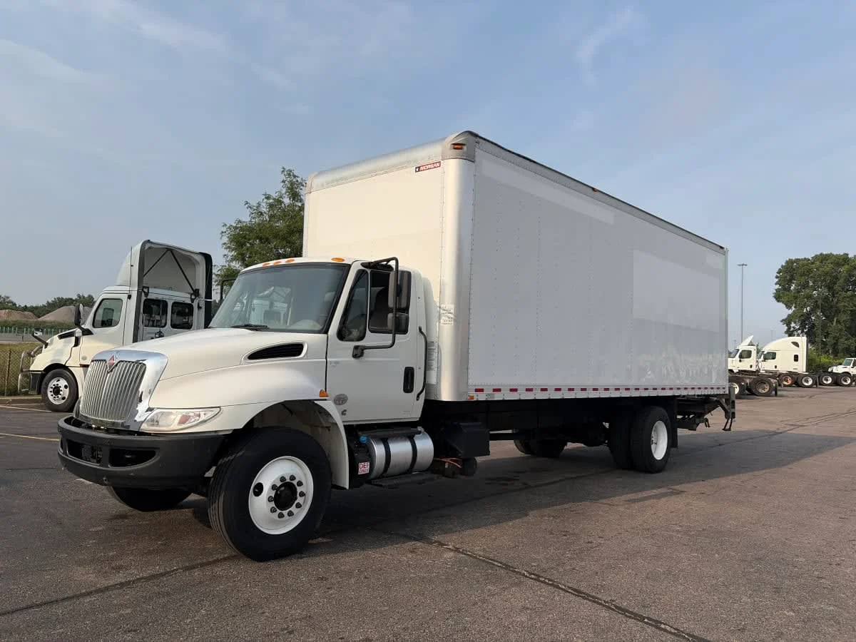 2019 International 4300 in Taylor, MI — photo 3