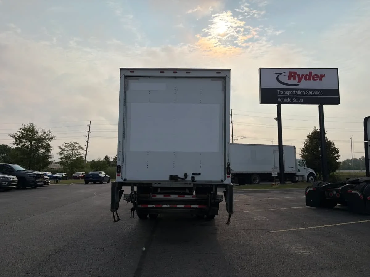2019 International 4300 in Taylor, MI — photo 5
