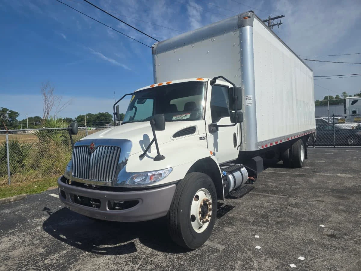 2020 International MV in Tampa, FL — photo 3