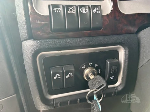 2022 Kenworth W900 - image 37