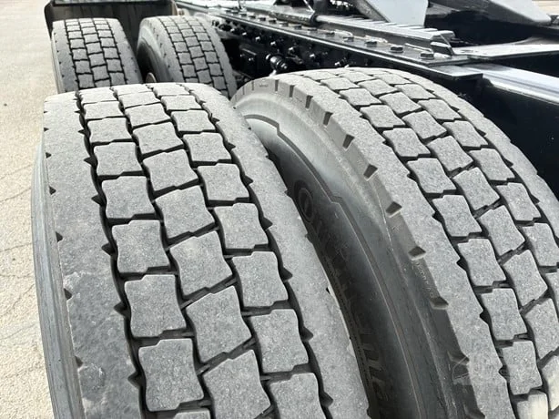 2022 Kenworth W900 - image 20