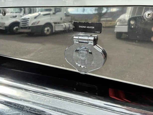 2022 Kenworth W900 - image 33