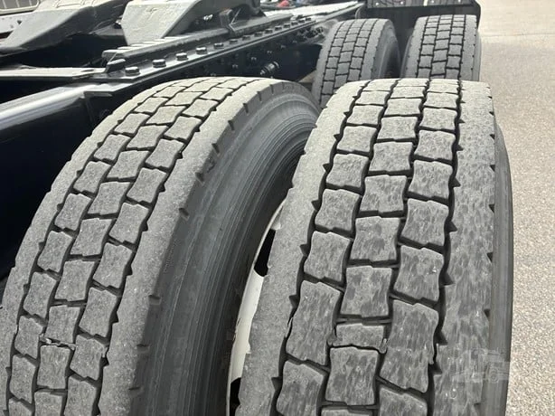 2022 Kenworth W900 - image 22