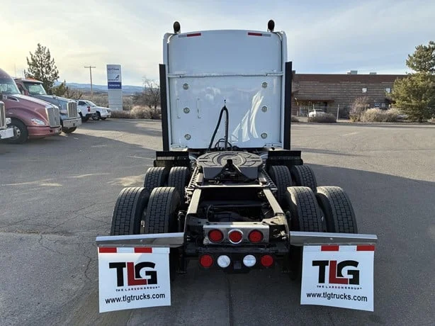 2022 Kenworth W900 - image 4