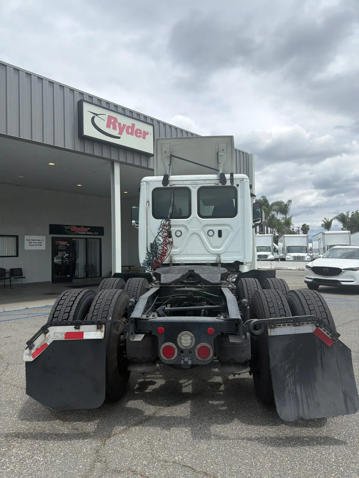 2019 Freightliner Cascadia in Pomona, CA — photo 5