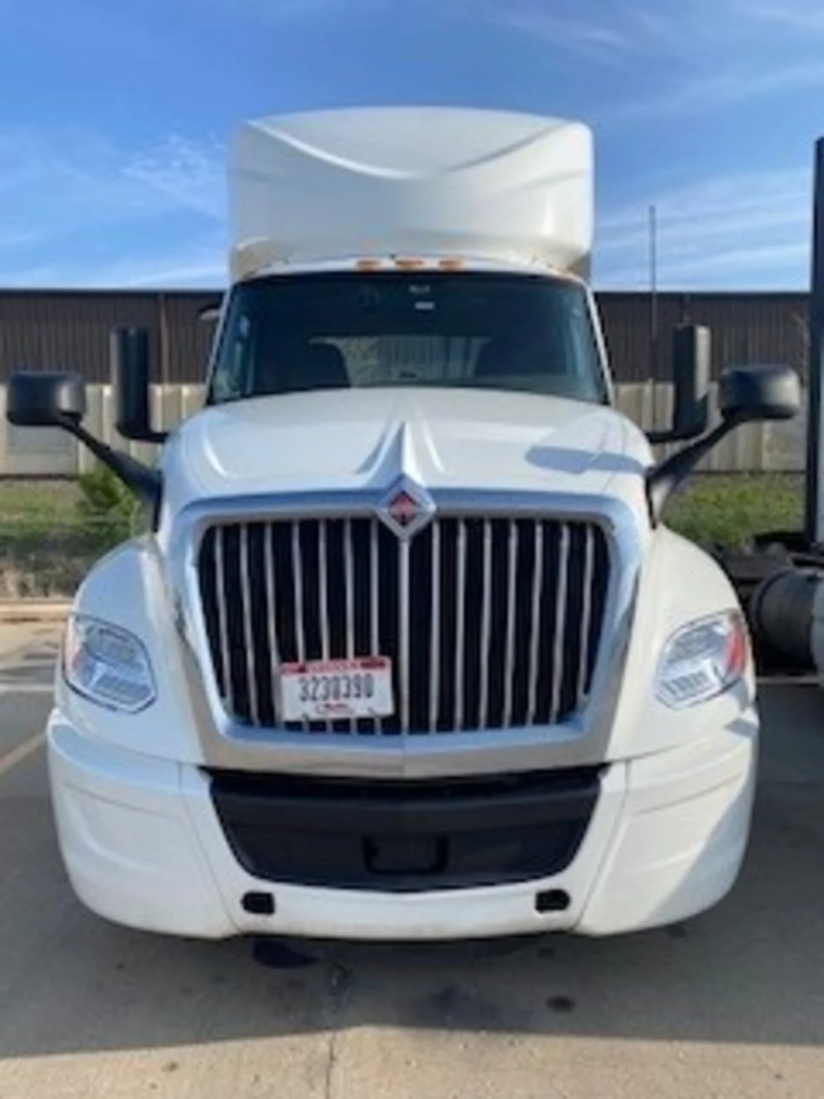 2022 International LT in Kansas City, MO — photo 2
