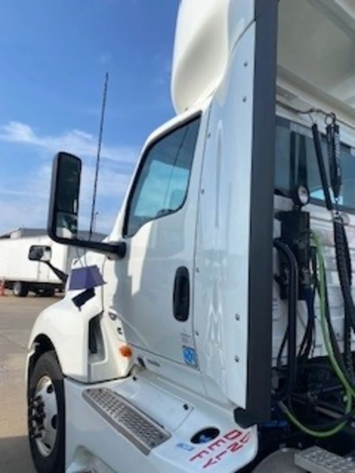 2022 International LT in Kansas City, MO — photo 4