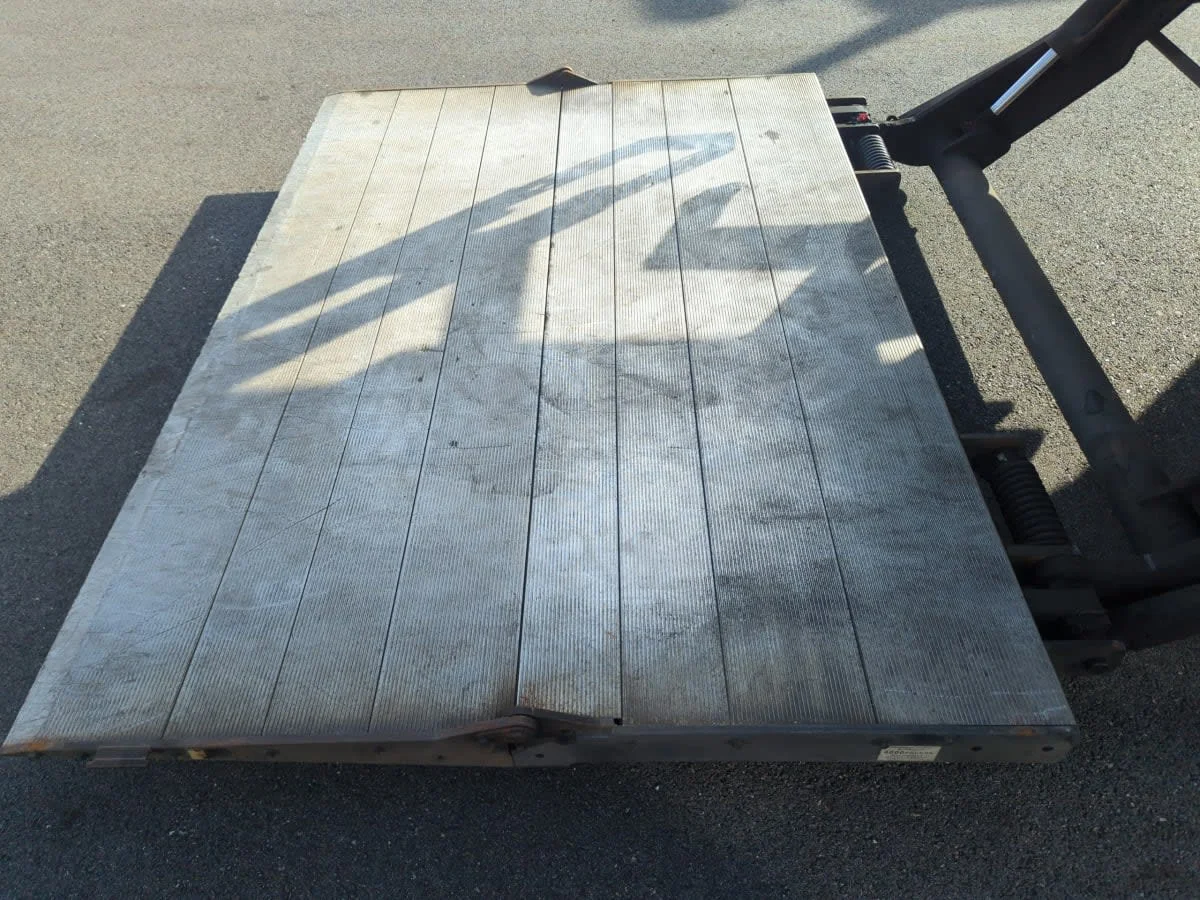 2018 Freightliner M2 106 - image 13