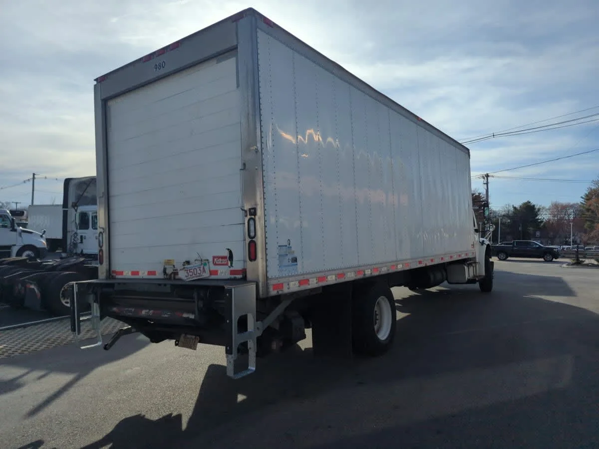 2018 Freightliner M2 106 - image 4
