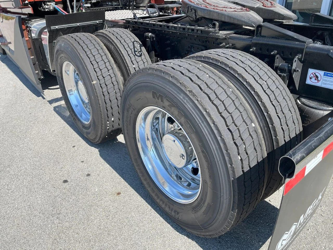 2026 Volvo VNL 860 in Pendleton, IN — photo 7