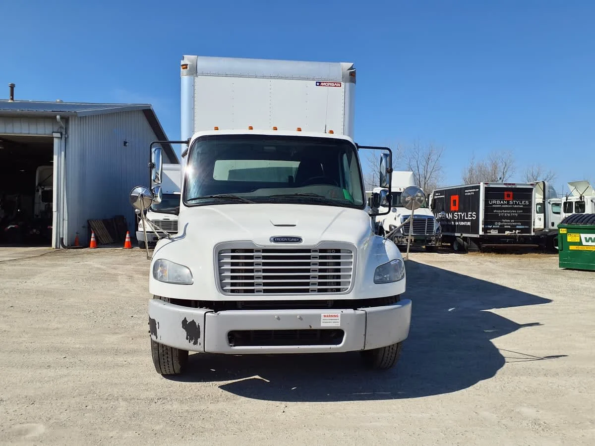 2018 Freightliner M2 106 in Indianapolis, IN — photo 2