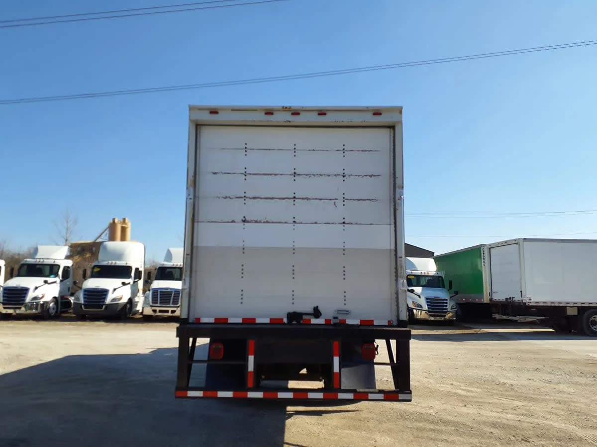 2018 Freightliner M2 106 in Indianapolis, IN — photo 5