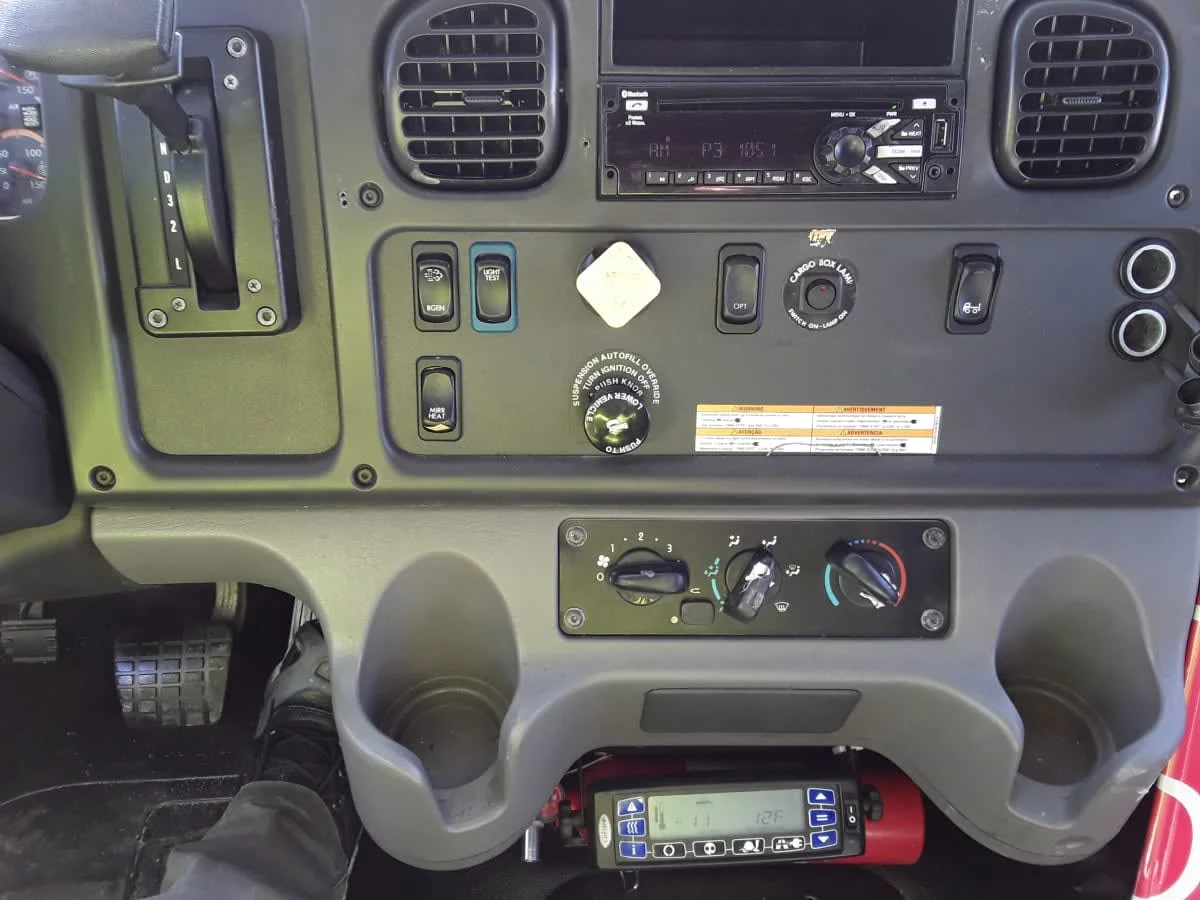 2018 Freightliner M2 106 in Salisbury, MA — photo 12